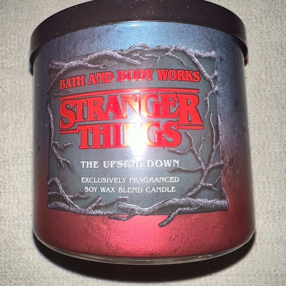 New Stranger Things Candle - Picture 3 of 6